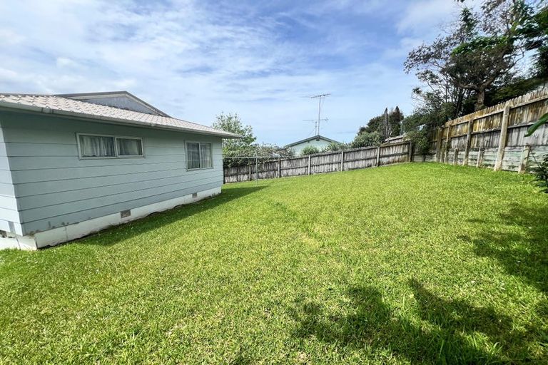 Photo of property in 81 Trias Road, Totara Vale, Auckland, 0629
