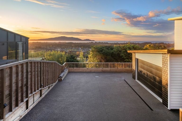 Photo of property in 94 Kotare Street, Waikanae, 5036