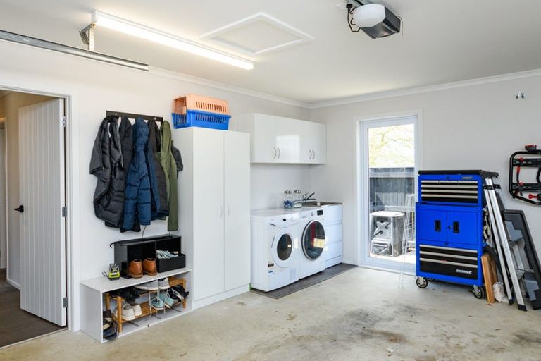 Photo of property in 1 Ivy Lane, Kelvin Grove, Palmerston North, 4414