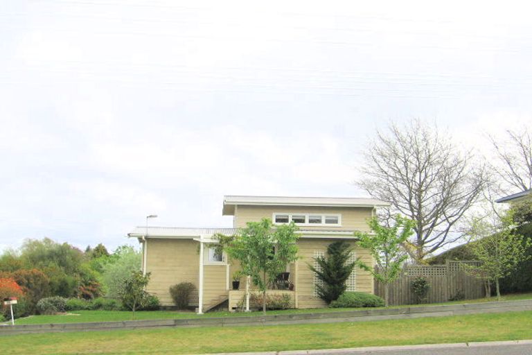 Photo of property in 2/35 Kotare Street, Hilltop, Taupo, 3330