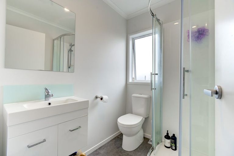 Photo of property in 14/10u Burrows Place, Frankton, Hamilton, 3204