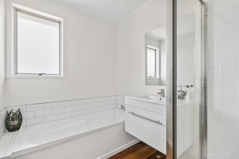 Photo of property in 18 Orly Avenue, Mangere, Auckland, 2022