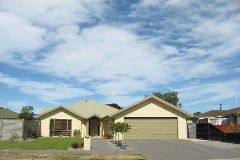 Photo of property in 110 Royal Park Drive, Parklands, Christchurch, 8083