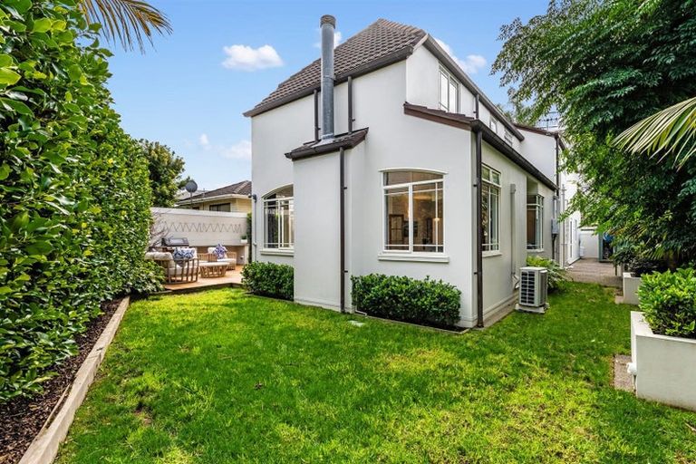 Photo of property in 1/6 Campbell Road, Takapuna, Auckland, 0622