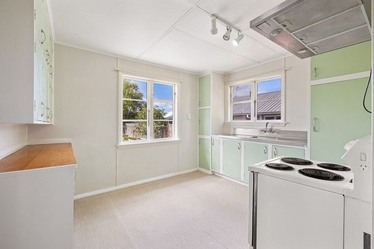 Photo of property in 9 Virgil Place, Northcote, Christchurch, 8052