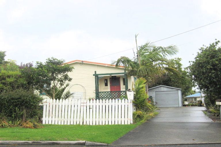 Photo of property in 4 Montgomery Avenue, Onerahi, Whangarei, 0110