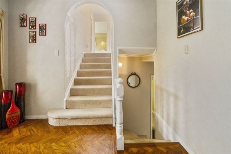 Photo of property in 7 Jessmae Place, Hillcrest, Auckland, 0627