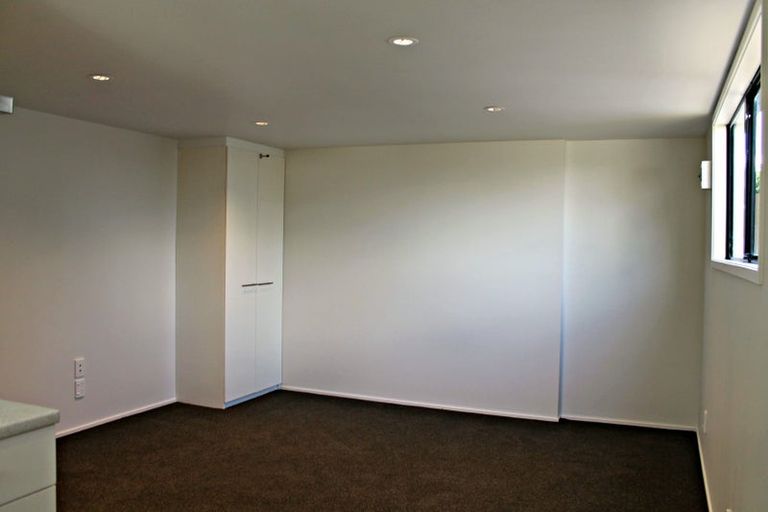 Photo of property in 8 Benchmark Drive, Massey, Auckland, 0614