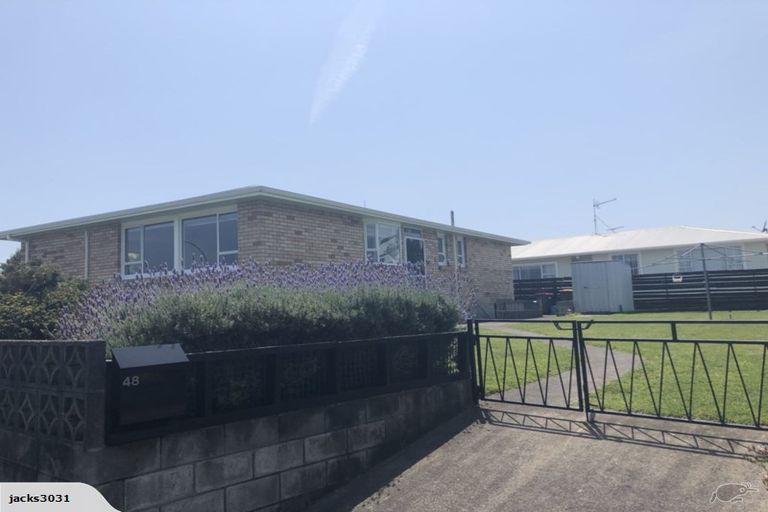 Photo of property in 2 Eton Place, Spotswood, New Plymouth, 4310