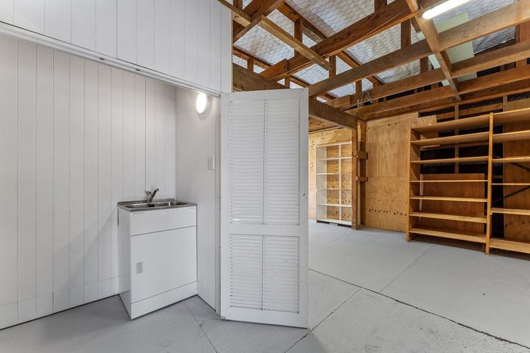 Photo of property in 352 Motutara Road, Muriwai, 0881