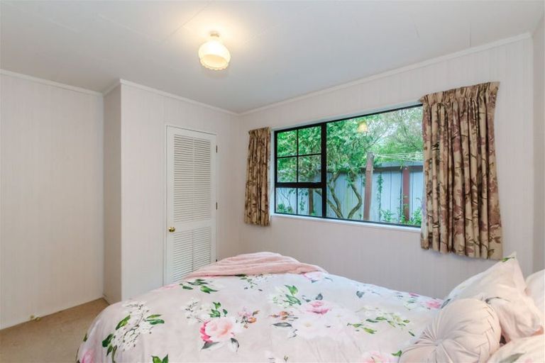 Photo of property in 56a Rewarewa Crescent, Waikanae, 5036