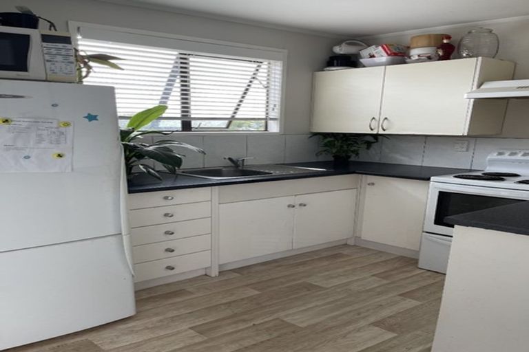 Photo of property in 171 Solar Road, Glen Eden, Auckland, 0602