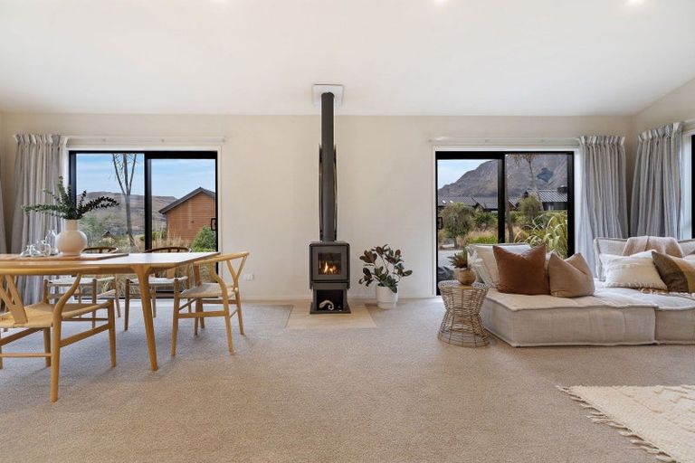 Photo of property in 22 Mckellar Drive, Jacks Point, Queenstown, 9371