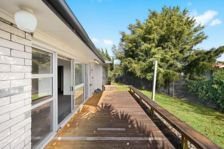 Photo of property in 18 Oakfield Crescent, Pukete, Hamilton, 3200