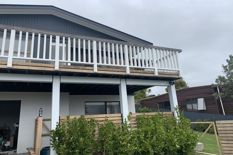 Photo of property in 5 Holiday Road, Stanmore Bay, Whangaparaoa, 0932