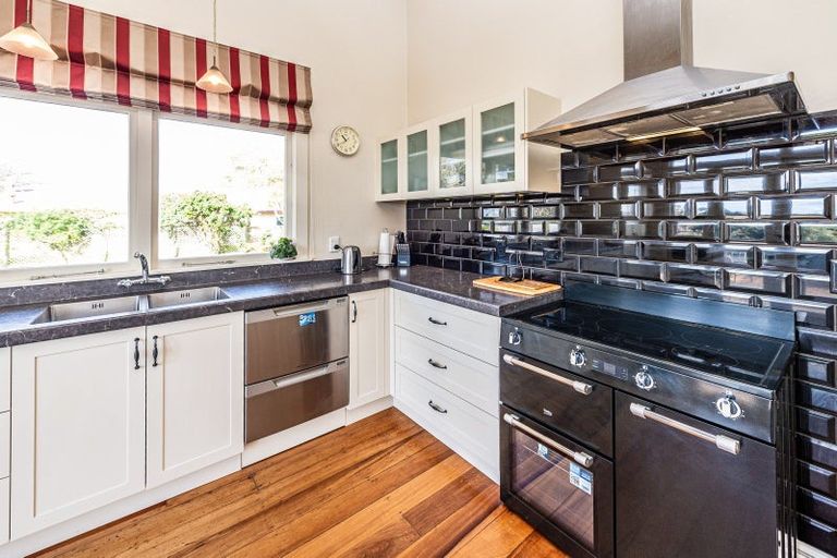 Photo of property in 11 Stark Street, Durie Hill, Whanganui, 4500