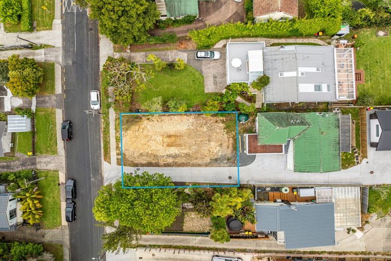 Photo of property in 15a Stottholm Road, Titirangi, Auckland, 0604