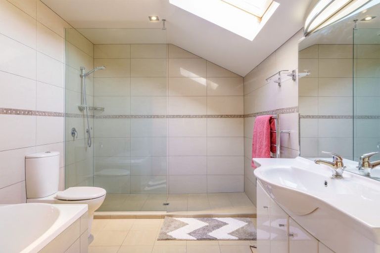 Photo of property in 86 Kings Drive, Wanaka, 9305