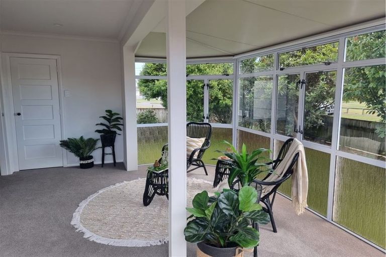 Photo of property in 30 Goldsmith Crescent, Levin, 5510