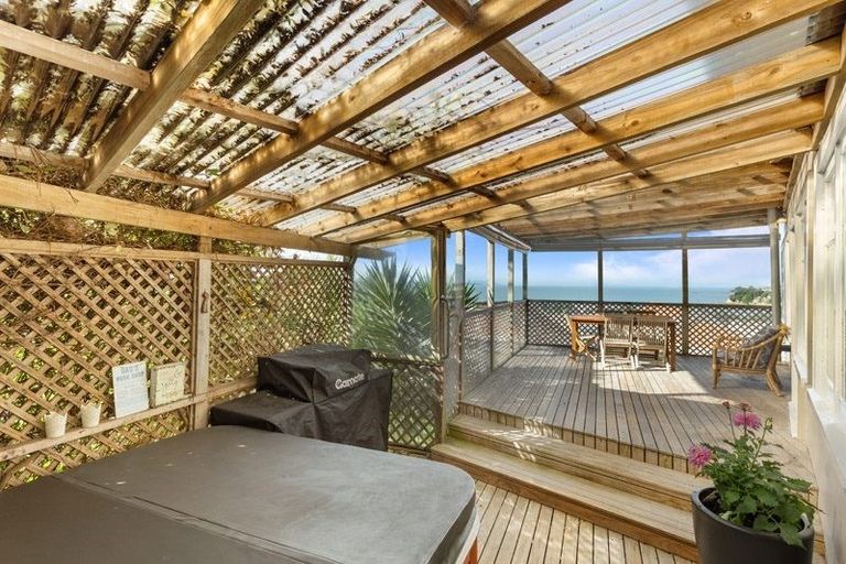 Photo of property in 17b Brightside Road, Stanmore Bay, Whangaparaoa, 0932