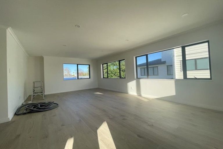 Photo of property in 421a Bucklands Beach Road, Bucklands Beach, Auckland, 2012