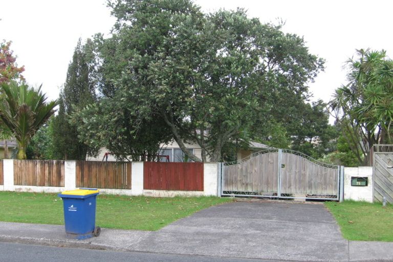 Photo of property in 75 Kemp Road, Massey, Auckland, 0614