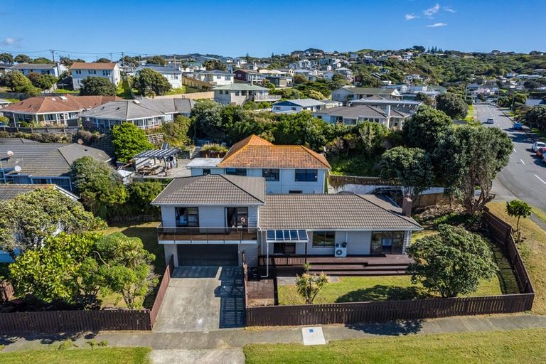 Photo of property in 2 Te Pene Avenue, Titahi Bay, Porirua, 5022