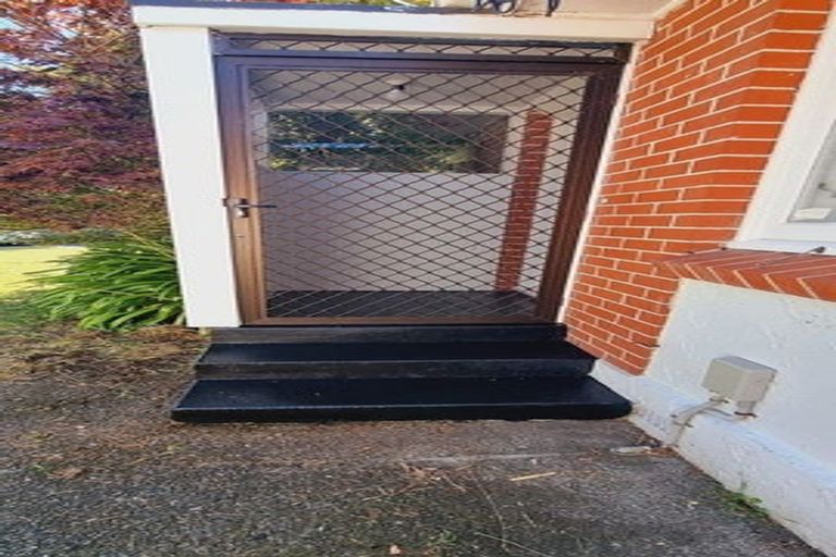 Photo of property in 2/5 Hinemoa Street, Waiwhetu, Lower Hutt, 5010