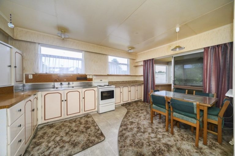 Photo of property in 2 Rira Street, Marton, 4710