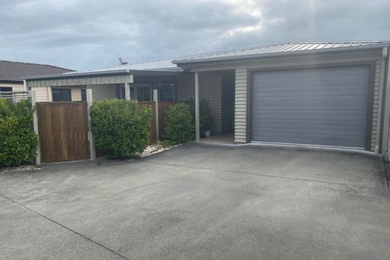 Photo of property in 8a Neeve Place, Taradale, Napier, 4112