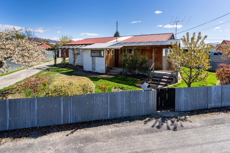 Photo of property in 8 Rata Road, Twizel, 7901