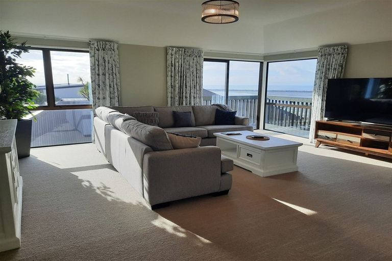 Photo of property in 76 Mount Pleasant Road, Mount Pleasant, Christchurch, 8081