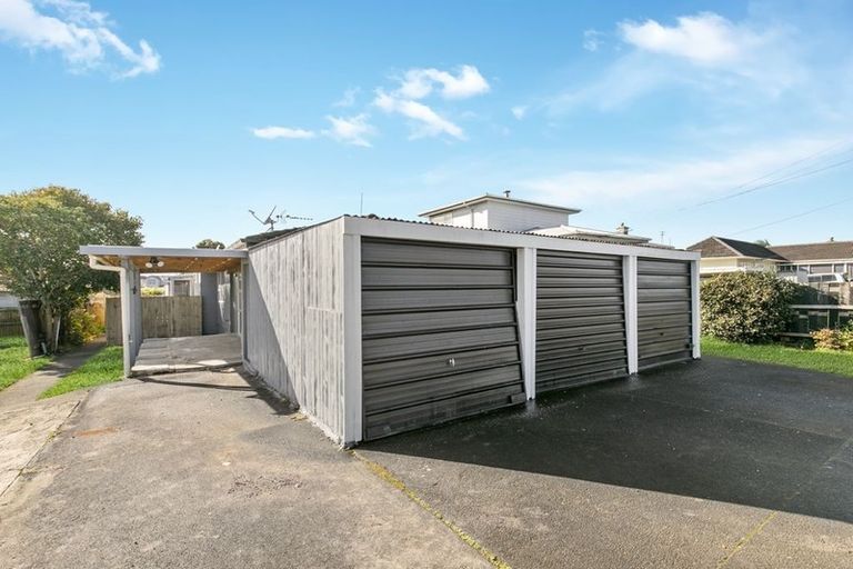 Photo of property in 2/42 Kenderdine Road, Papatoetoe, Auckland, 2025