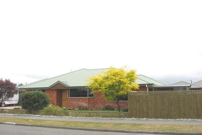 Photo of property in 39 Heathglen Avenue, Parklands, Christchurch, 8083