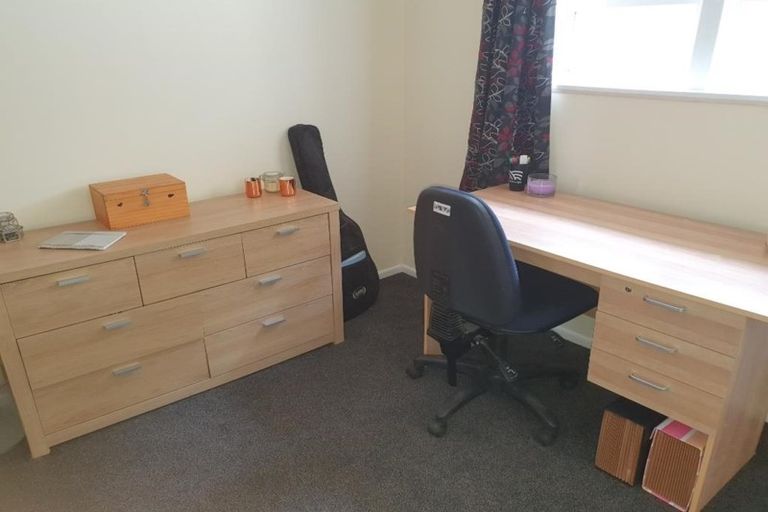 Photo of property in 33 Findlay Street, Moturoa, New Plymouth, 4310