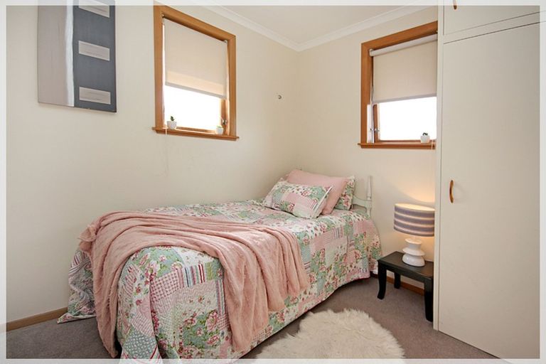 Photo of property in 2 Ngaire Street, Longburn, Palmerston North, 4412