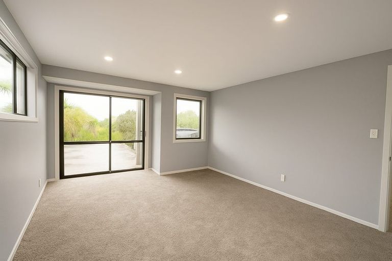 Photo of property in 17 Tui Vale Road, Shelly Park, Auckland, 2014