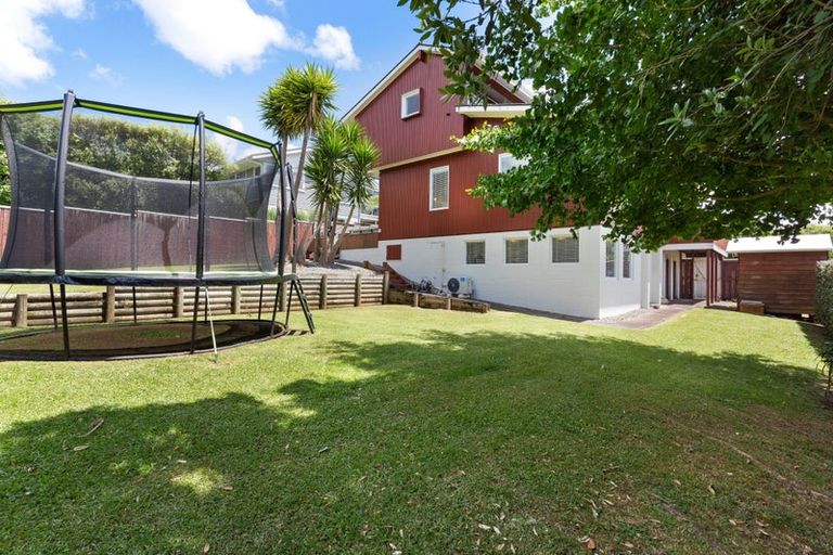 Photo of property in 31 Mcdowell Crescent, Hillcrest, Auckland, 0627