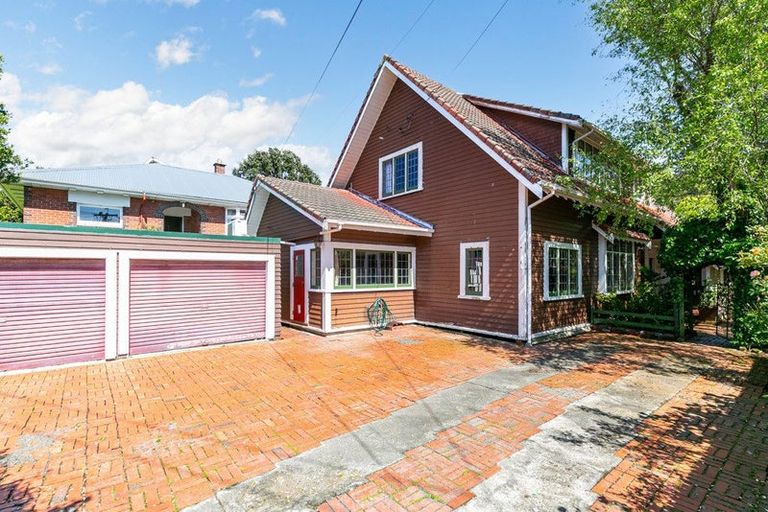 Photo of property in 1 Woodmancote Road, Khandallah, Wellington, 6035