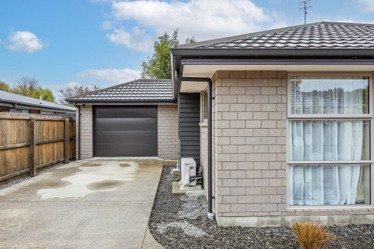 Photo of property in 33b Wilsons Road South, Saint Martins, Christchurch, 8022