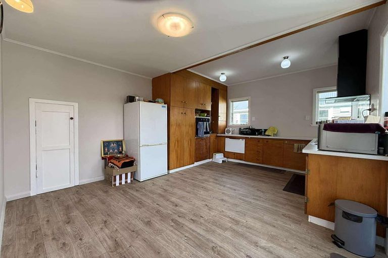 Photo of property in 353 Waiwhetu Road, Fairfield, Lower Hutt, 5011