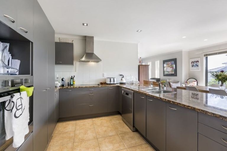 Photo of property in 28 Keepers Drive, Gulf Harbour, Whangaparaoa, 0930