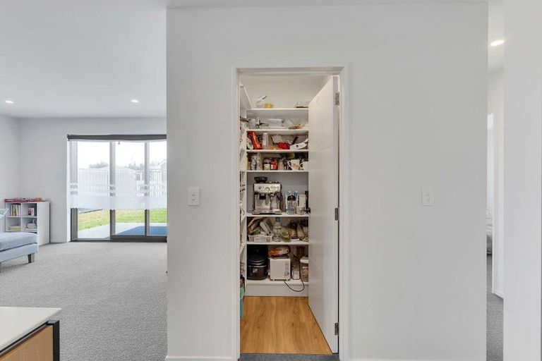 Photo of property in 40 Eileen Way, Rolleston, 7615