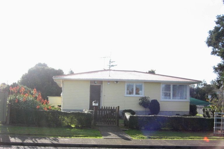 Photo of property in 1 Coles Place, Manurewa, Auckland, 2102