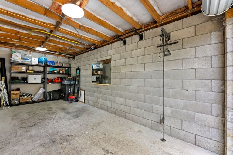 Photo of property in 1/14 Sunward Rise, Glenfield, Auckland, 0629