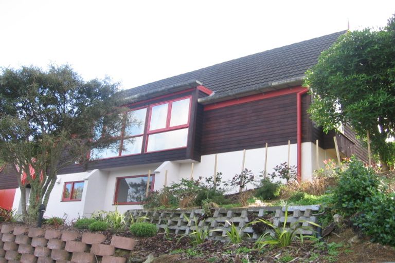Photo of property in 3 Maungaraki Road, Korokoro, Lower Hutt, 5012