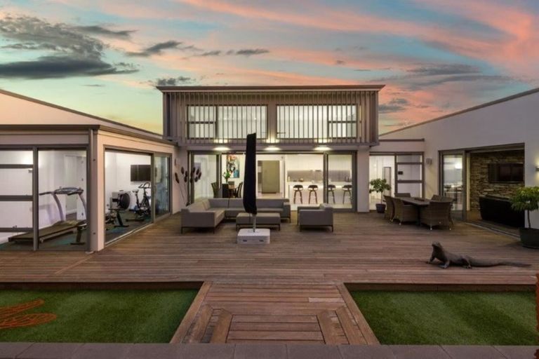 Photo of property in 5 Queenswood Gardens, Mairehau, Christchurch, 8052