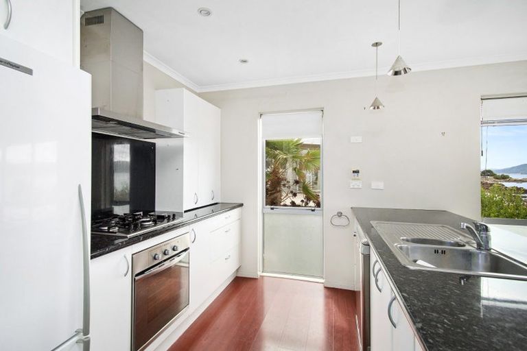 Photo of property in 275u2 Karaka Bay Road, Karaka Bays, Wellington, 6022