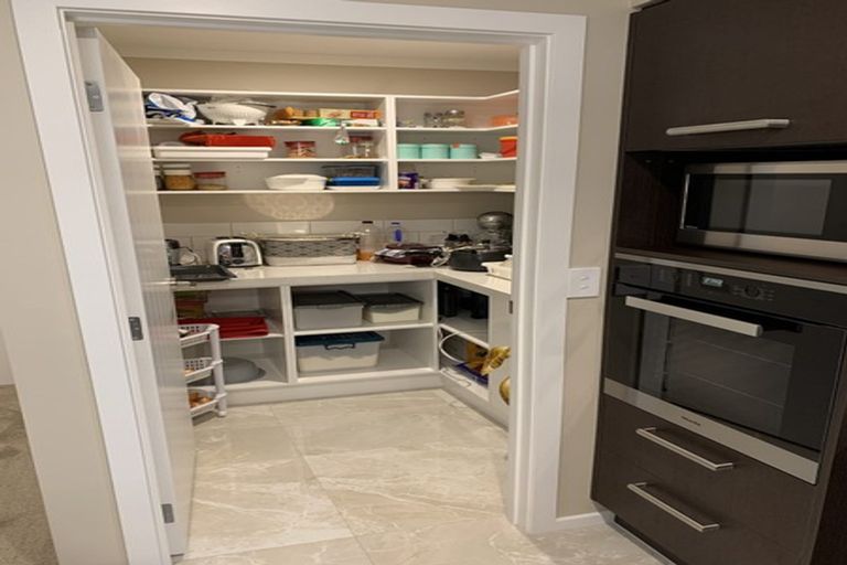 Photo of property in 14 Ivy Lane, Kelvin Grove, Palmerston North, 4414