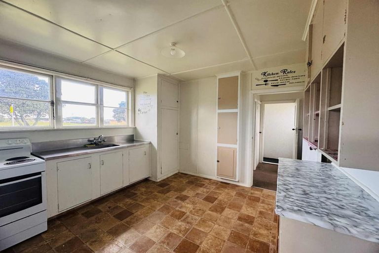 Photo of property in 19 Carson Street, Castlecliff, Whanganui, 4501
